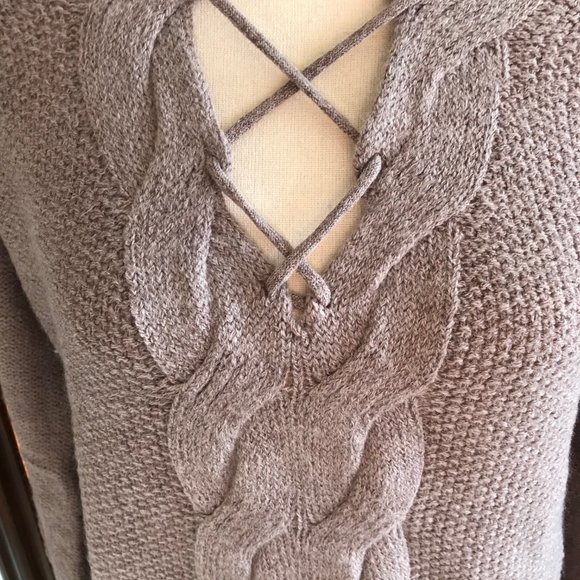 NEW Hem & Thread Lilac Sweater - Picture 2 of 3